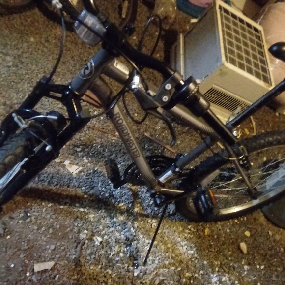 Bike - Picture 3 of 4